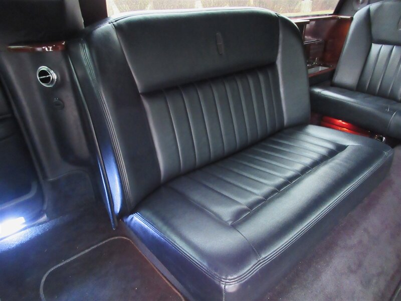 2003 Lincoln Town Car Executive Limousine - Photo 42 - Bohemia, NY 11716