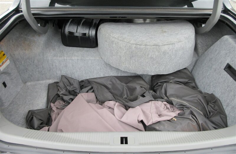 2003 Lincoln Town Car Executive Limousine - Photo 54 - Bohemia, NY 11716