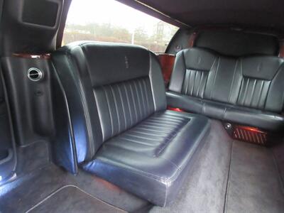 2003 Lincoln Town Car Executive Limousine - Photo 50 - Bohemia, NY 11716