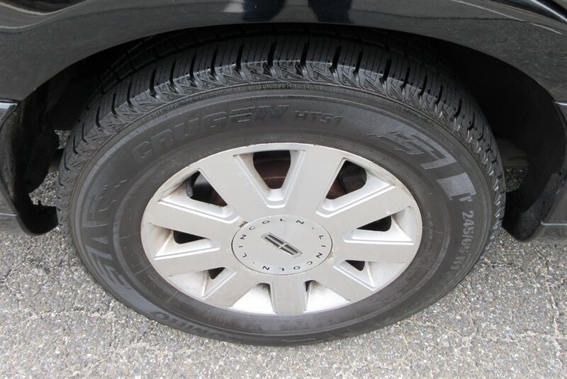 2003 Lincoln Town Car Executive Limousine - Photo 58 - Bohemia, NY 11716