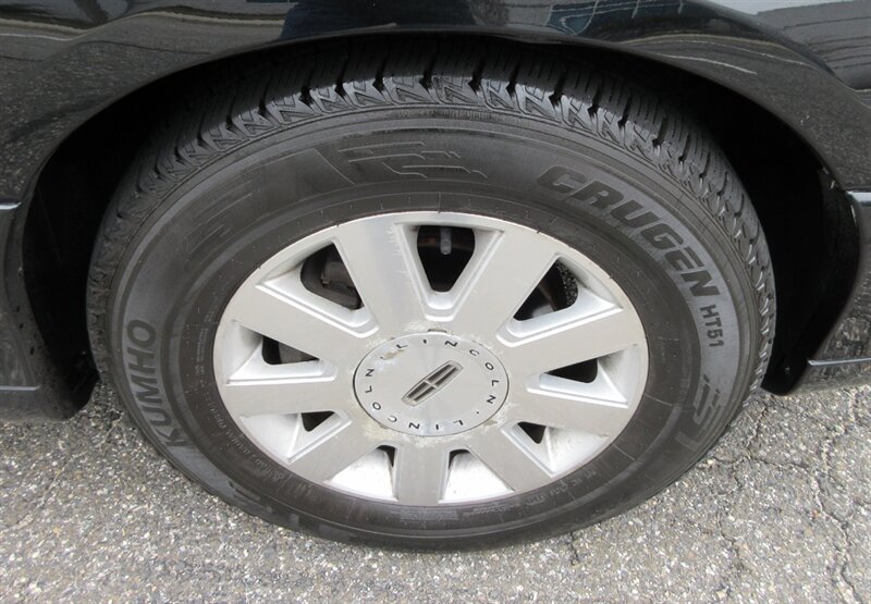 2003 Lincoln Town Car Executive Limousine - Photo 57 - Bohemia, NY 11716