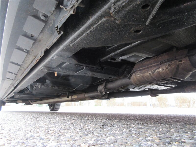 2003 Lincoln Town Car Executive Limousine - Photo 66 - Bohemia, NY 11716