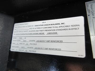 2003 Lincoln Town Car Executive Limousine - Photo 73 - Bohemia, NY 11716