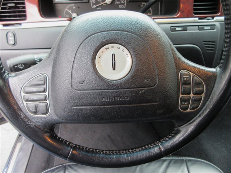 2003 Lincoln Town Car Executive Limousine - Photo 23 - Bohemia, NY 11716