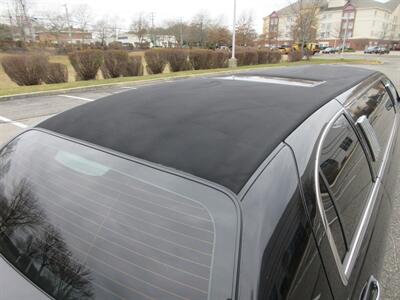 2003 Lincoln Town Car Executive Limousine - Photo 20 - Bohemia, NY 11716