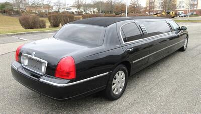 2003 Lincoln Town Car Executive Limousine - Photo 4 - Bohemia, NY 11716