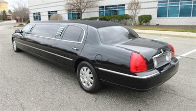 2003 Lincoln Town Car Executive Limousine - Photo 3 - Bohemia, NY 11716