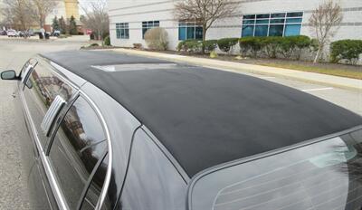 2003 Lincoln Town Car Executive Limousine - Photo 19 - Bohemia, NY 11716