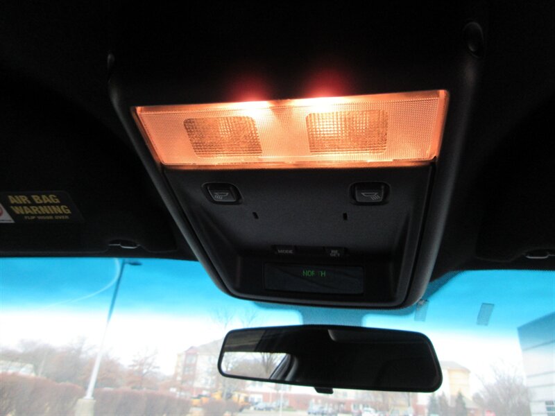 2003 Lincoln Town Car Executive Limousine - Photo 30 - Bohemia, NY 11716