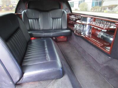 2003 Lincoln Town Car Executive Limousine - Photo 38 - Bohemia, NY 11716