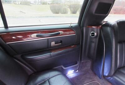 2003 Lincoln Town Car Executive Limousine - Photo 45 - Bohemia, NY 11716