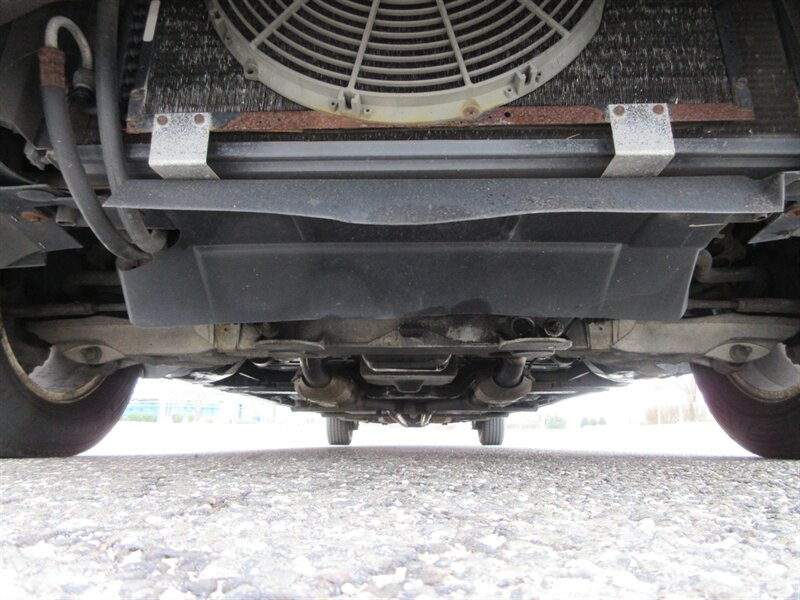 2003 Lincoln Town Car Executive Limousine - Photo 62 - Bohemia, NY 11716