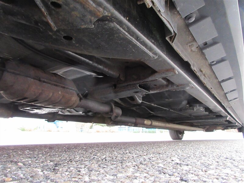 2003 Lincoln Town Car Executive Limousine - Photo 65 - Bohemia, NY 11716