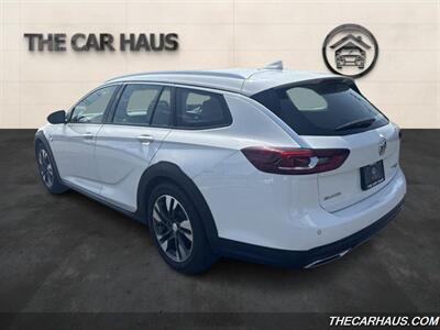 2018 Buick Regal TourX Essence   - Photo 5 - Roselle, IL 60172