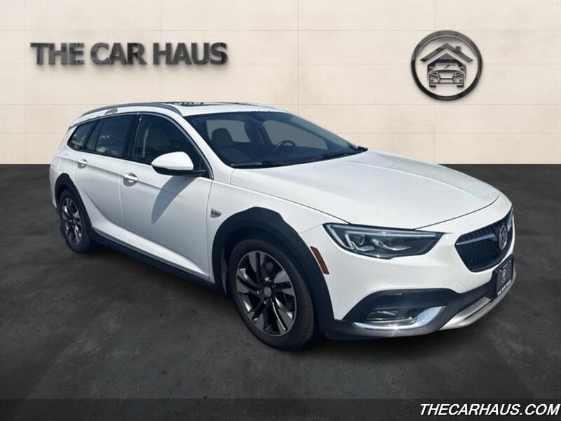 2018 Buick Regal TourX Essence - Photo 1 - Roselle, IL 60172