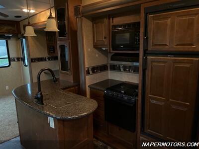 2013 Heartland Elkridge 34QSRL   - Photo 26 - Naperville, IL 60565