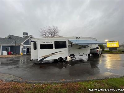 2013 Heartland Elkridge 34QSRL   - Photo 14 - Naperville, IL 60565