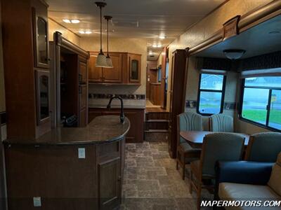 2013 Heartland Elkridge 34QSRL   - Photo 21 - Naperville, IL 60565