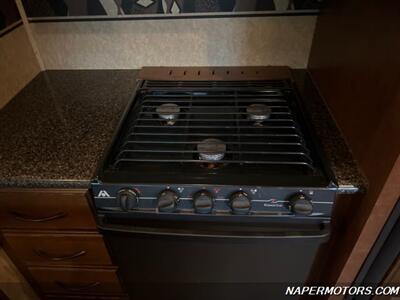 2013 Heartland Elkridge 34QSRL   - Photo 30 - Naperville, IL 60565