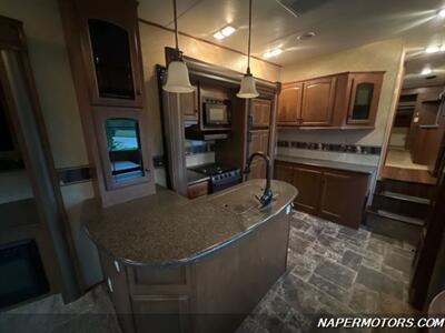 2013 Heartland Elkridge 34QSRL   - Photo 27 - Naperville, IL 60565