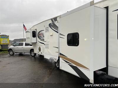 2013 Heartland Elkridge 34QSRL   - Photo 7 - Naperville, IL 60565