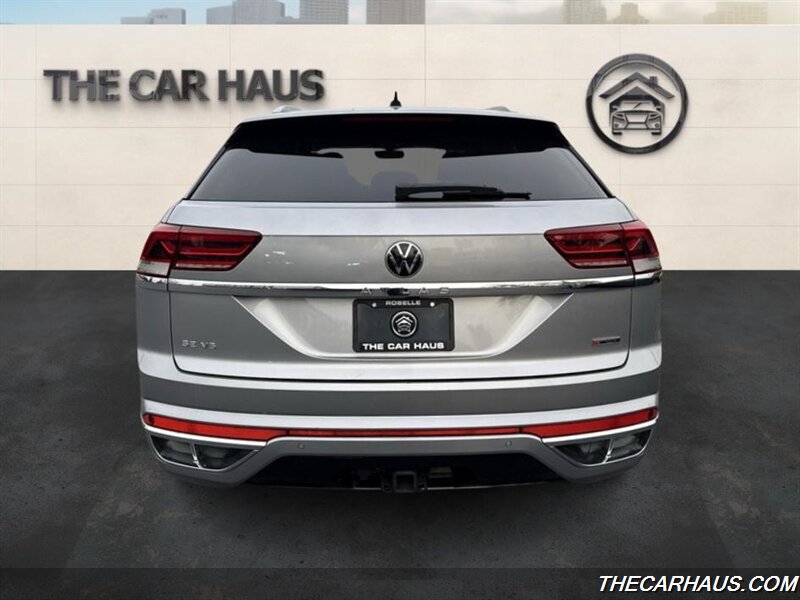 2021 Volkswagen Atlas Cross Sport V6 SE Technology R-Line photo 2