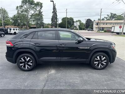 2022 Volkswagen Atlas Cross Sport SE 4Motion   - Photo 2 - Roselle, IL 60172