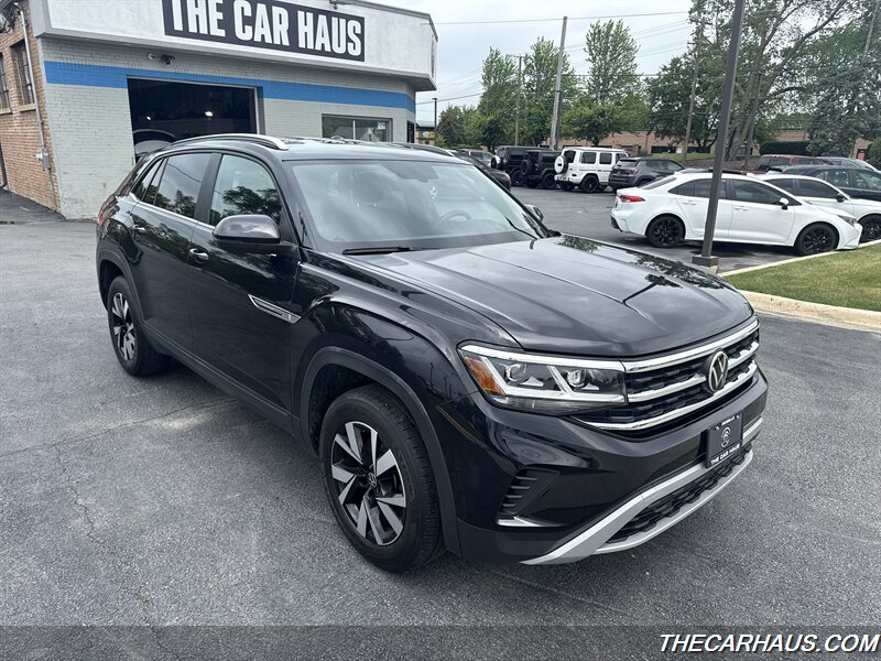 2022 Volkswagen Atlas Cross Sport SE 4Motion - Photo 1 - Roselle, IL 60172