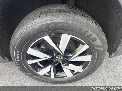 2022 Volkswagen Atlas Cross Sport SE 4Motion   - Photo 34 - Roselle, IL 60172