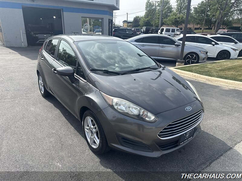 2018 Ford Fiesta SE - Photo 1 - Roselle, IL 60172