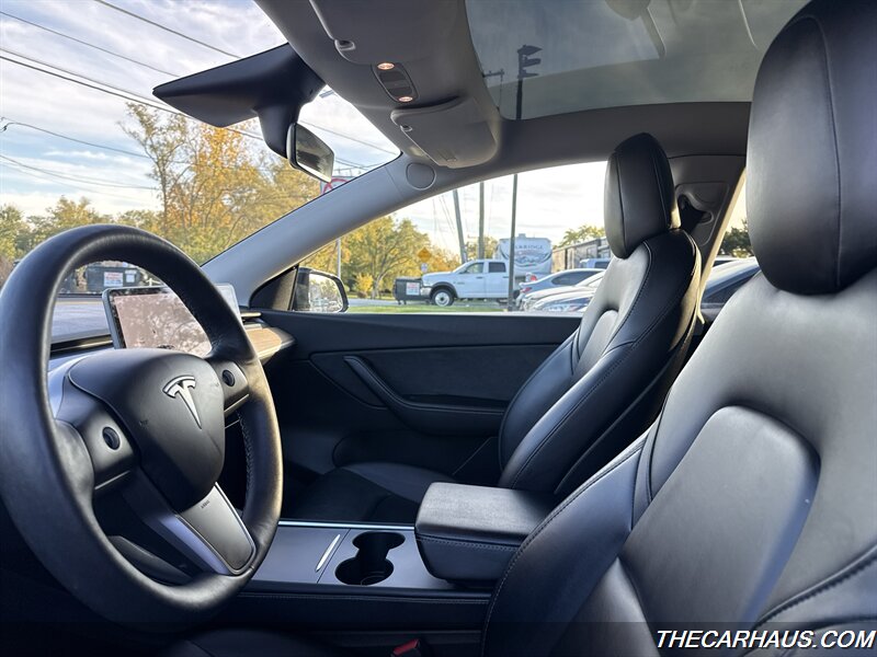2021 Tesla Model Y Long Range   - Photo 9 - Roselle, IL 60172