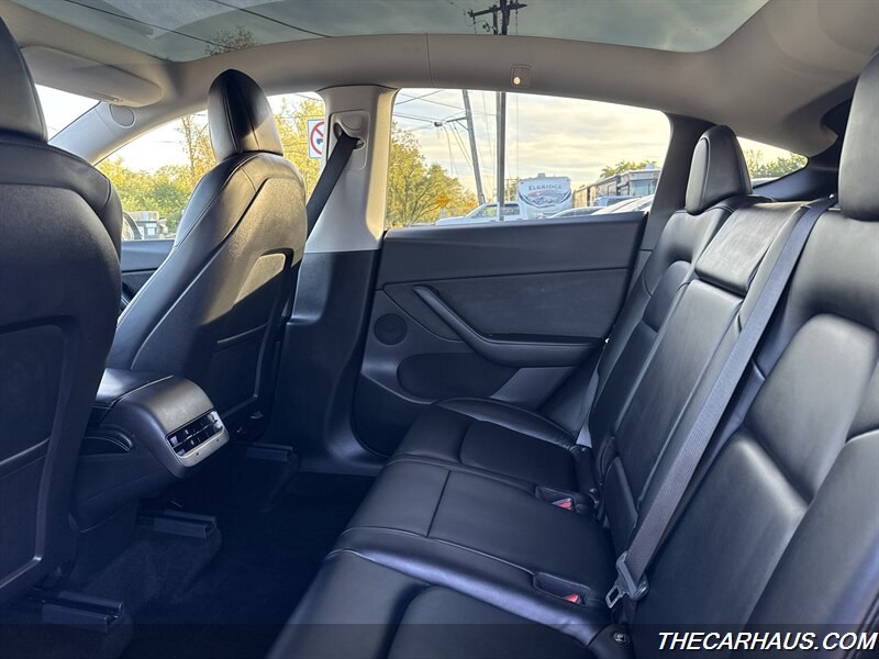 2021 Tesla Model Y Long Range   - Photo 12 - Roselle, IL 60172