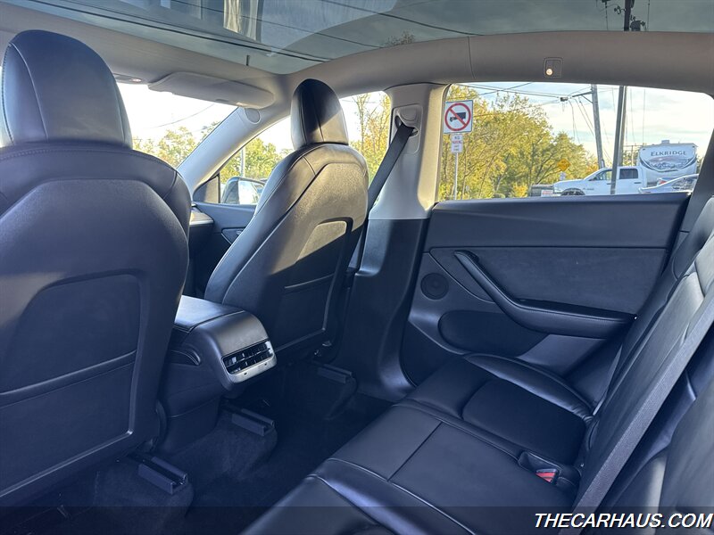 2021 Tesla Model Y Long Range   - Photo 13 - Roselle, IL 60172