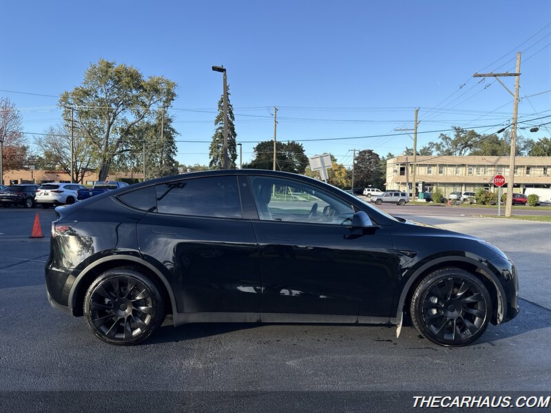 2021 Tesla Model Y Long Range   - Photo 2 - Roselle, IL 60172