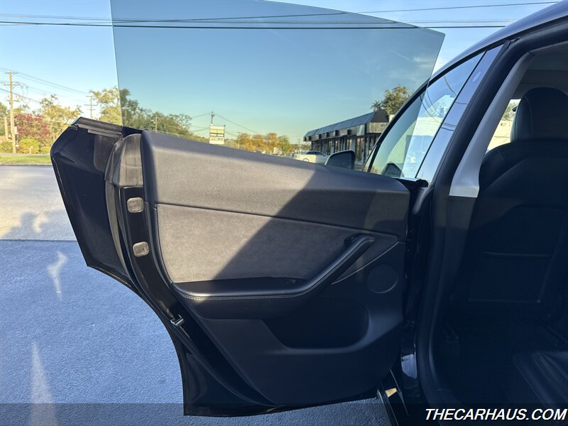 2021 Tesla Model Y Long Range   - Photo 14 - Roselle, IL 60172