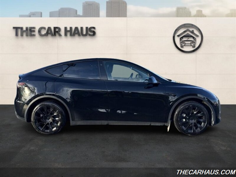 2021 Tesla Model Y Long Range photo 2