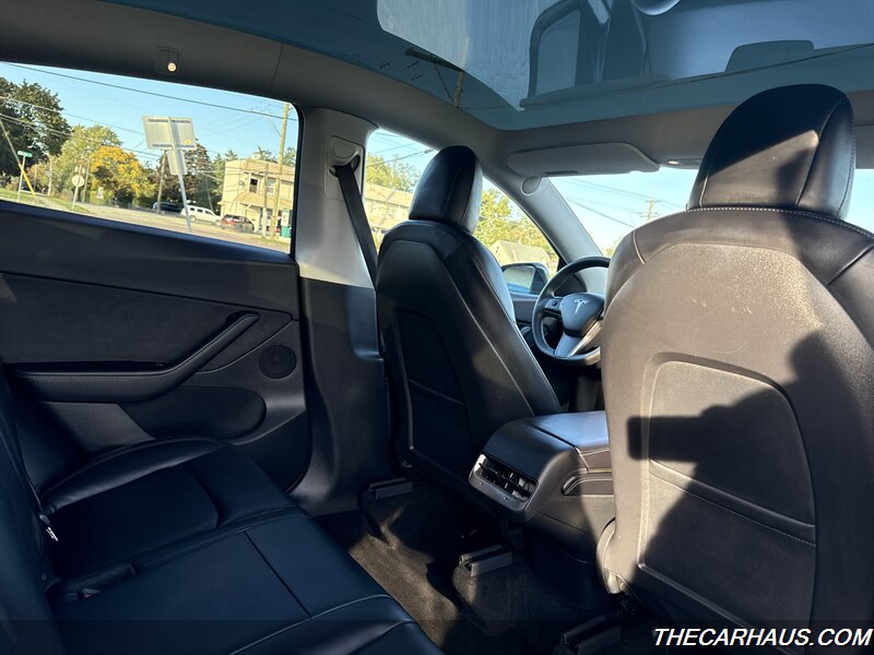 2021 Tesla Model Y Long Range   - Photo 16 - Roselle, IL 60172