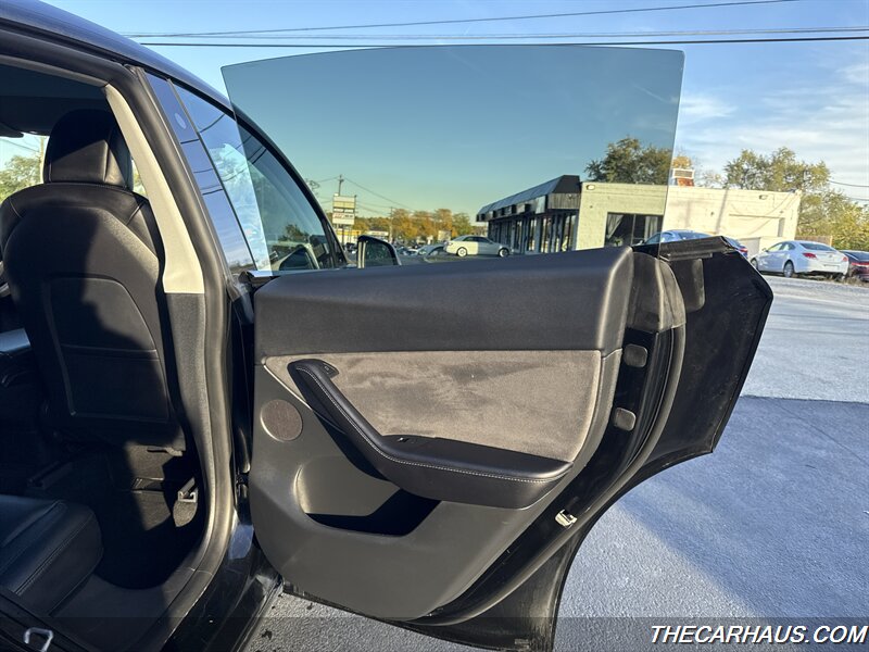 2021 Tesla Model Y Long Range   - Photo 17 - Roselle, IL 60172