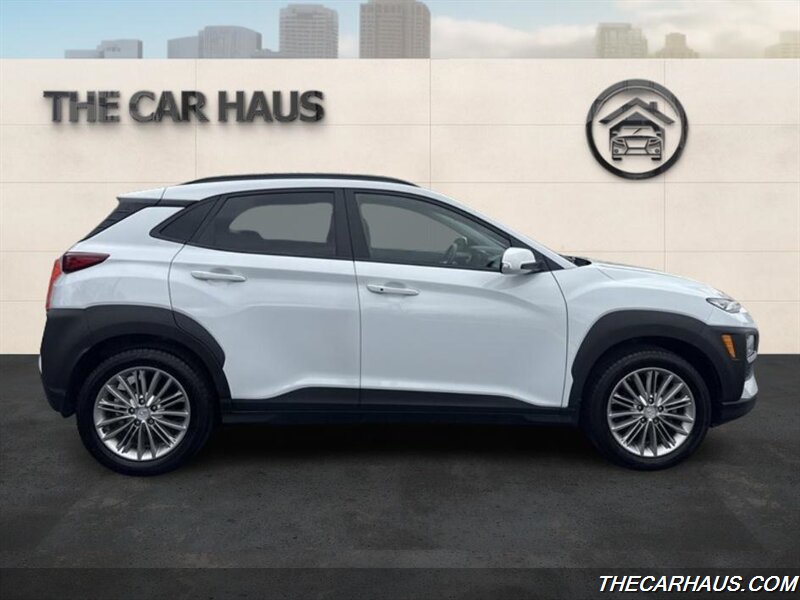 2019 Hyundai Kona SEL photo 2