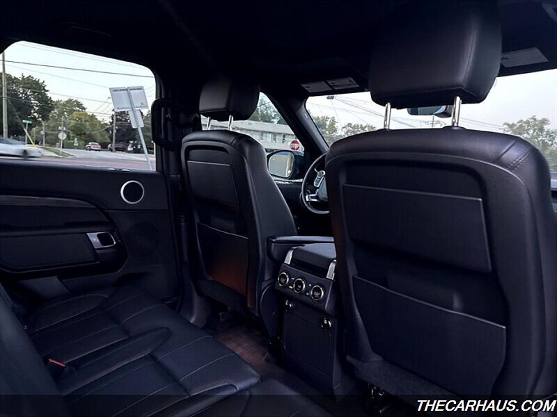 2017 Land Rover Discovery HSE   - Photo 18 - Roselle, IL 60172