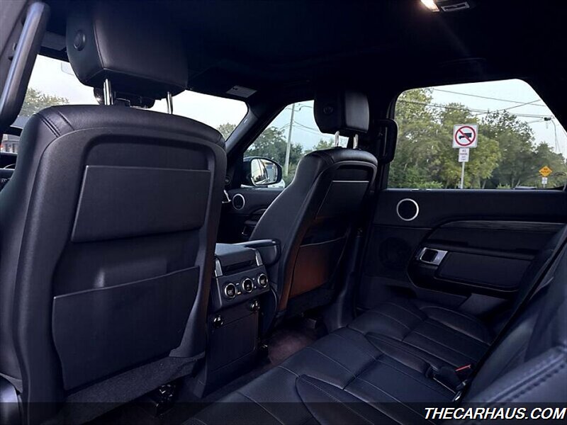 2017 Land Rover Discovery HSE   - Photo 13 - Roselle, IL 60172