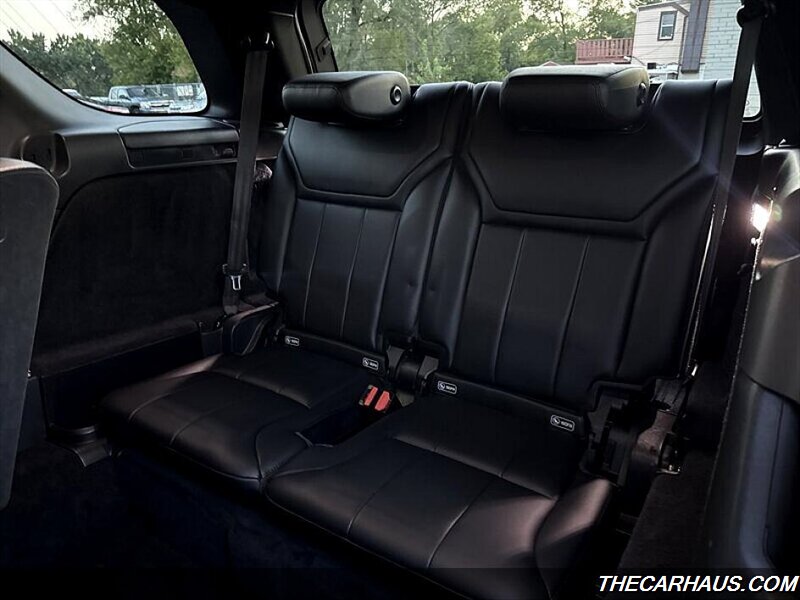 2017 Land Rover Discovery HSE   - Photo 16 - Roselle, IL 60172