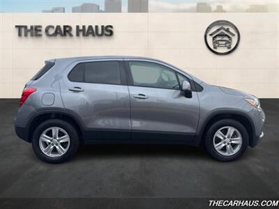 2020 Chevrolet Trax LS   - Photo 2 - Roselle, IL 60172