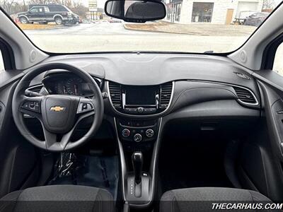 2020 Chevrolet Trax LS   - Photo 24 - Roselle, IL 60172