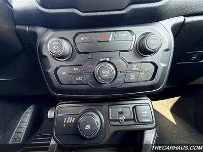 2020 Jeep Renegade Latitude   - Photo 27 - Roselle, IL 60172