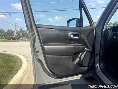 2020 Jeep Renegade Latitude   - Photo 11 - Roselle, IL 60172