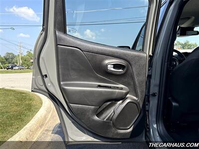 2020 Jeep Renegade Latitude   - Photo 14 - Roselle, IL 60172