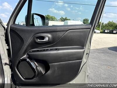 2020 Jeep Renegade Latitude   - Photo 20 - Roselle, IL 60172