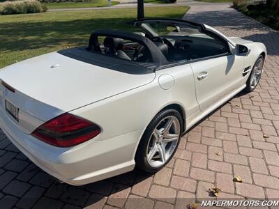 2011 Mercedes-Benz SL 550  Sport package - Photo 3 - Naperville, IL 60565