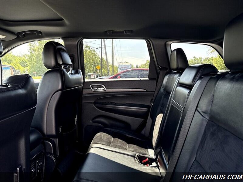 2015 Jeep Grand Cherokee Laredo   - Photo 12 - Roselle, IL 60172